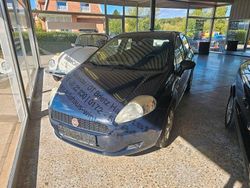 Blau Gebraucht 2012 Fiat Grande Punto Basis Kleinwagen | 2.999 € (Fairer Preis)