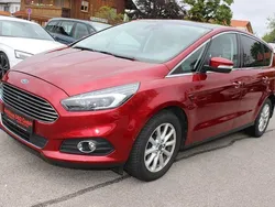 Rot Gebraucht 2018 Ford S-MAX Titanium Van / Kleinbus | 22.900 € (Etwas zu teuer)