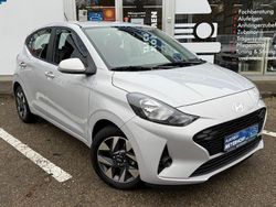 Grau Gebraucht 2024 Hyundai i10 Trend Kleinwagen | 16.590 € (Fairer Preis)