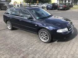 Blau Gebraucht 1999 Audi A4 Kombi | 1.500 € (Superpreis)