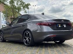 Grau Gebraucht 2017 Alfa Romeo Giulia Limousine | 25.999 € (Teuer)