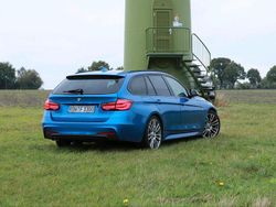 Blau Gebraucht 2018 BMW 330 M Sport Kombi | 28.000 €