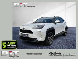Platinum white pearl mc. Gebraucht 2024 Toyota Yaris Cross SUV | 24.990 € (Superpreis)