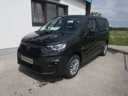 Cinema schwarz Gebraucht 2023 Fiat Doblò Van / Kleinbus | 27.690 € (Teuer)