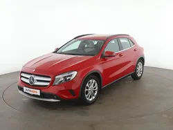 Rot Gebraucht 2016 Mercedes GLA200 Style SUV | 17.790 € (Fairer Preis)