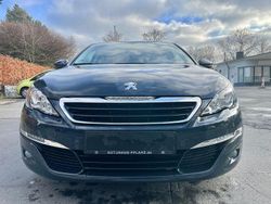 Grau Gebraucht 2016 Peugeot 308 Active Limousine | 8.000 € (Guter Preis)