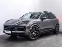 Quarzitgraumetallic Gebraucht 2023 Porsche Cayenne SUV | 111.800 € (Guter Preis)