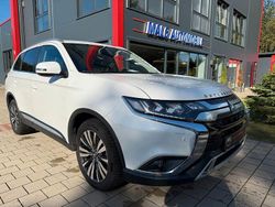 Weiß Gebraucht 2018 Mitsubishi Outlander Diamant Edition SUV | 20.999 € (Teuer)