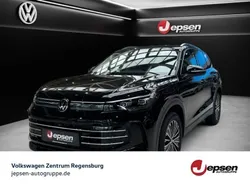 Deep black perleffekt Gebraucht 2024 VW Tiguan Elegance SUV | 56.470 € (Etwas zu teuer)