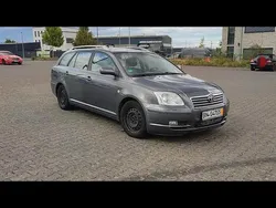 Grau Gebraucht 2005 Toyota Avensis Kombi | 2.500 € (Fairer Preis)