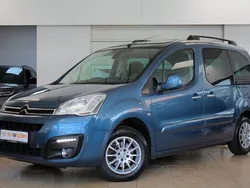 Blau Gebraucht 2015 Citroën Berlingo Van / Kleinbus | 13.750 € (Teuer)