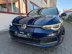 Blau Gebraucht 2022 VW Golf VIII Style Limousine | 22.600 € (Guter Preis)