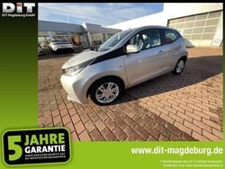 Silver mica metallic Gebraucht 2017 Toyota Aygo X-play Kleinwagen | 7.990 € (Fairer Preis)