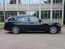 Schwarz Gebraucht 2020 BMW 330 Sport Line Kombi | 26.600 €