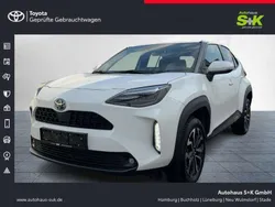 Schneeweiß (weiß) Gebraucht 2023 Toyota Yaris Cross Team SUV | 24.570 € (Guter Preis)