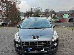 Grau Gebraucht 2011 Peugeot 3008 SUV | 7.600 €