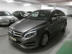 Mountaingrau Gebraucht 2016 Mercedes B180 Van / Kleinbus | 14.500 € (Guter Preis)