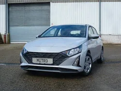 Grau Neu 2025 Hyundai i20 Comfort Limousine | 18.990 € (Fairer Preis)