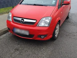 Rot Gebraucht 2008 Opel Meriva Van / Kleinbus | 1.800 € (Fairer Preis)