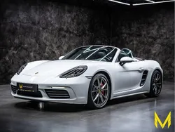 Weiß (pure white (weiß)) Gebraucht 2017 Porsche 718 Boxster S Sport Cabrio | 55.555 € (Fairer Preis)