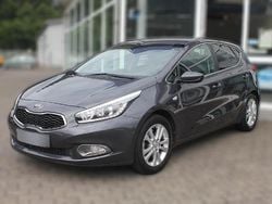 Grau Gebraucht 2015 Kia Ceed DREAM-TEAM Edition | 10.660 € (Guter Preis)