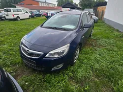 Blau Gebraucht 2011 Opel Astra Kombi | 3.100 €