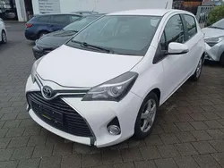 Weiß Gebraucht 2016 Toyota Yaris Comfort Kleinwagen | 9.490 € (Fairer Preis)