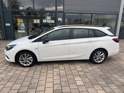 Weiß Gebraucht 2021 Opel Astra Kombi | 16.480 € (Guter Preis)