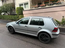 Silber Gebraucht 2002 VW Golf IV Kleinwagen | 3.700 € (Etwas zu teuer)