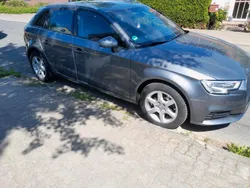 Grau Gebraucht 2017 Audi A3 Sportback Limousine | 16.700 € (Fairer Preis)
