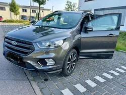 Grau Gebraucht 2019 Ford Kuga ST-Line SUV | 15.800 € (Guter Preis)