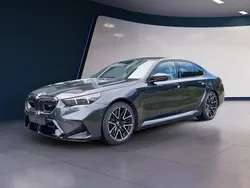 Sophistograu brillanteffekt metalli Gebraucht 2025 BMW M5 Comfort Edition Limousine | 146.490 €