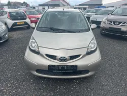 Braun Gebraucht 2010 Toyota Aygo Kleinwagen | 3.250 € (Fairer Preis)