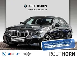 Saphirschwarz metallic Gebraucht 2024 BMW 520 M Sport Limousine | 52.250 € (Superpreis)