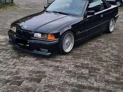 Schwarz Gebraucht 1998 BMW 320 Cabriolet Cabrio | 13.000 € (Teuer)