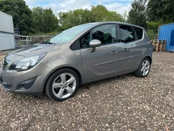 Grau Gebraucht 2010 Opel Meriva Innovation Van / Kleinbus | 3.650 € (Guter Preis)
