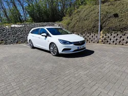 Weiß Gebraucht 2016 Opel Astra Business Kombi | 9.999 € (Etwas zu teuer)