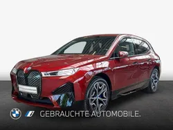 Rot Gebraucht 2023 BMW iX Sport Line SUV | 54.970 € (Guter Preis)