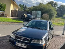 Schwarz Gebraucht 2003 Volvo V40 Kombi | 3.000 € (Fairer Preis)