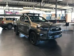 Manganbronze Neu 2025 Toyota HiLux Abholung | 59.990 € (Teuer)