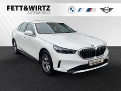 Alpinweiß Gebraucht 2024 BMW 520 Sport Line Limousine | 47.700 € (Superpreis)