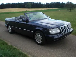 Blau Gebraucht 1996 Mercedes E220 Cabrio | 14.950 €