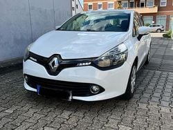 Weiß Gebraucht 2014 Renault Clio IV Kleinwagen | 5.400 € (Fairer Preis)