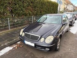 Blau Gebraucht 2003 Mercedes E200 Avantgarde Limousine | 1.850 € (Superpreis)