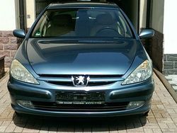 Blau Gebraucht 2001 Peugeot 607 Limousine | 2.000 €