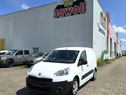 Weiß Gebraucht 2012 Peugeot Partner Comfort Van / Kleinbus | 4.450 € (Fairer Preis)
