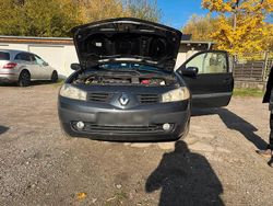 Grau Gebraucht 2005 Renault Mégane II Kleinwagen | 1.200 € (Guter Preis)