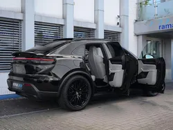 Schwarz Gebraucht 2025 Porsche Macan SUV | 99.500 € (Superpreis)