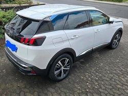 Weiß Gebraucht 2019 Peugeot 3008 Allure SUV | 15.500 € (Fairer Preis)