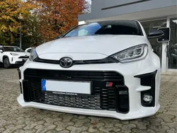 Platinumweiß perleffekt Gebraucht 2024 Toyota Yaris Edition Kleinwagen | 39.990 € (Etwas zu teuer)